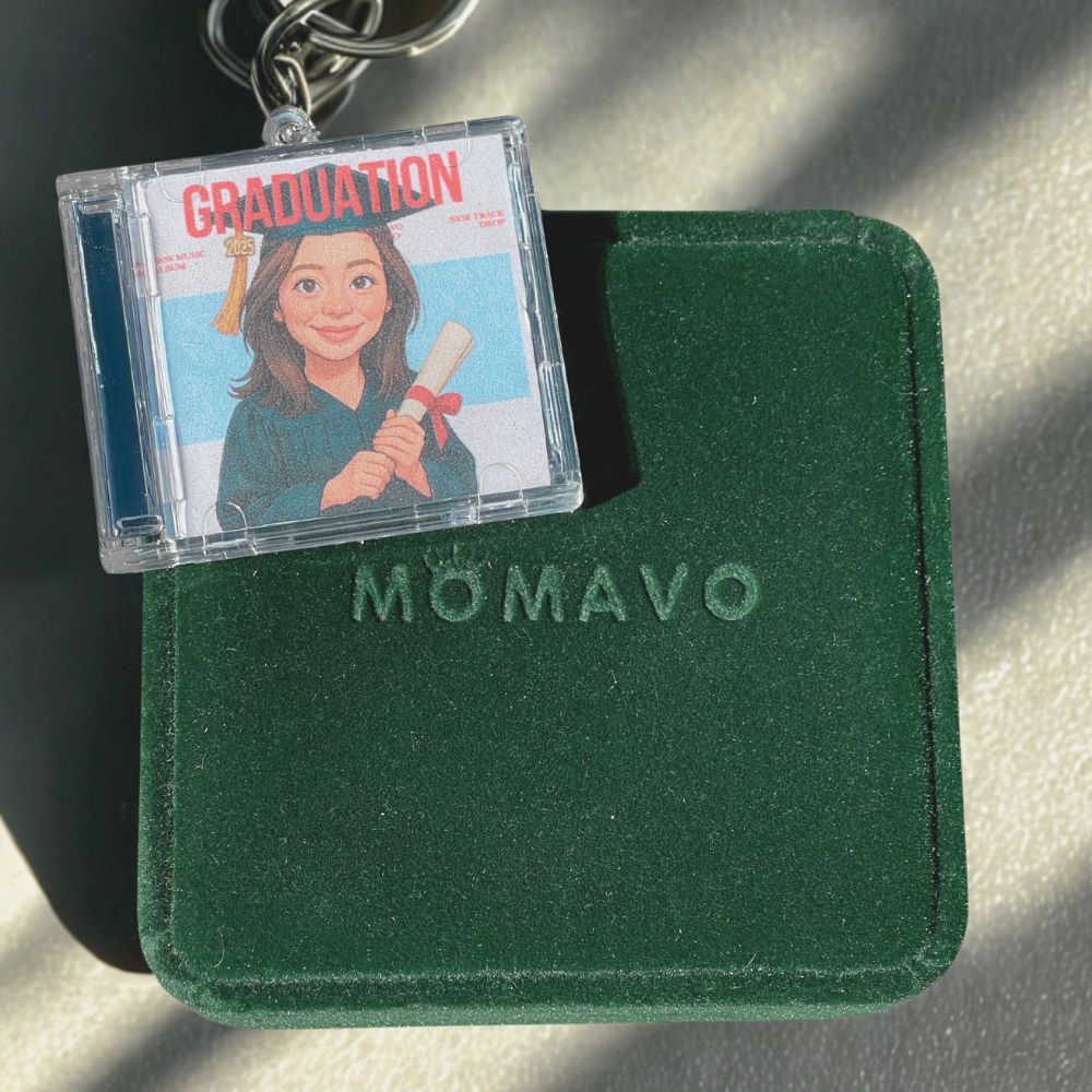 Momavo© Smart Keychain - Graduation Edition